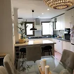 Unique Penthouse 3 Minutes From The Μαρμπέλλα