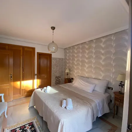 Unique Penthouse 3 Minutes From The *