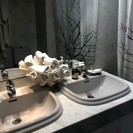 Unique Penthouse 3 Minutes From The 马尔韦利亚